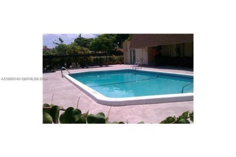 Condo in North Miami Beach, Florida, 1 bedroom  № 2173393 - photo 19