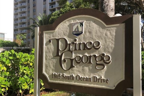 Copropriété à louer à Hallandale Beach, Floride: 1 chambre, 120.77 m2 № 2071854 - photo 10