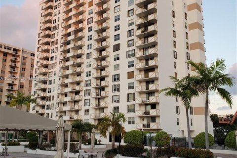 Condo à Hallandale Beach, Floride, 1 chambre  № 2071854
