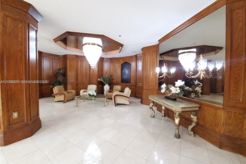 Copropriété à louer à Hallandale Beach, Floride: 1 chambre, 120.77 m2 № 2071854 - photo 3