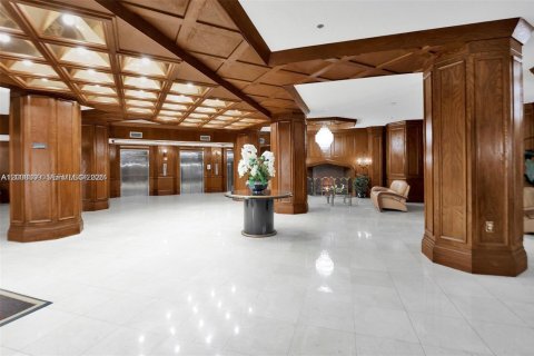 Copropriété à louer à Hallandale Beach, Floride: 1 chambre, 120.77 m2 № 2071854 - photo 4