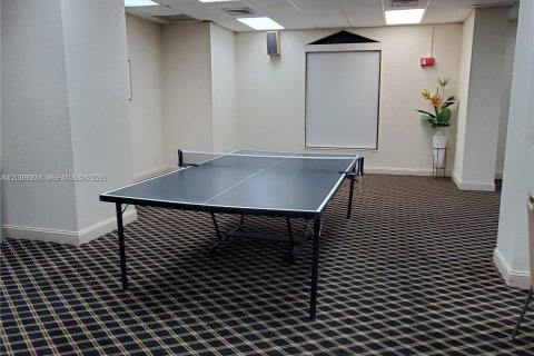 Copropriété à louer à Hallandale Beach, Floride: 1 chambre, 120.77 m2 № 2071854 - photo 6