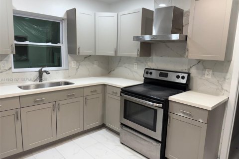 Купить виллу или дом в Майами, Флорида 3 спальни, 102.19м2, № 2008469 - фото 6