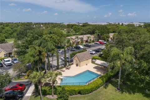 Condo in Sunrise, Florida, 2 bedrooms  № 1727805 - photo 24