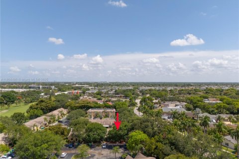 Condo in Sunrise, Florida, 2 bedrooms  № 1727805 - photo 23