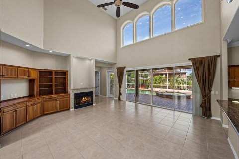 House in Homosassa, Florida 4 bedrooms, 363.53 sq.m. № 1769981 - photo 12