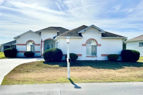 House in Ocala, Florida 3 bedrooms, 139.26 sq.m. № 2220522 - photo 2