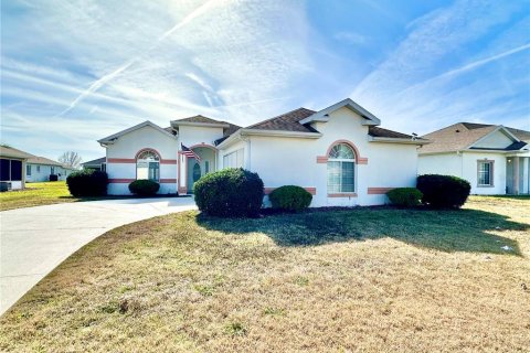 House in Ocala, Florida 3 bedrooms, 139.26 sq.m. № 2220522