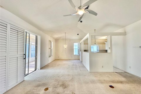 House in Ocala, Florida 3 bedrooms, 139.26 sq.m. № 2220522 - photo 17