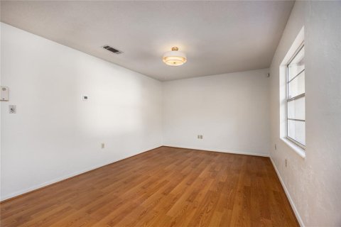 Casa en venta en Gainesville, Florida, 3 dormitorios, 119.57 m2 № 1904499 - foto 2
