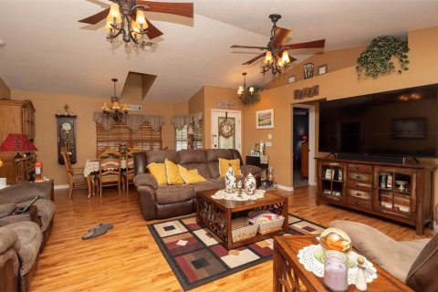 House in Hudson, Florida 4 bedrooms, 185.53 sq.m. № 1832559 - photo 9