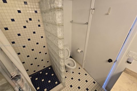 Condominio en venta en Orlando, Florida, 2 dormitorios № 1962569 - foto 28