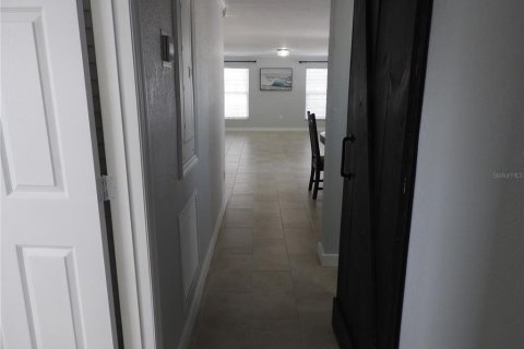 House in Tampa, Florida 3 bedrooms, 174.66 sq.m. № 2296425 - photo 16