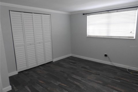House in Tampa, Florida 3 bedrooms, 174.66 sq.m. № 2296425 - photo 15