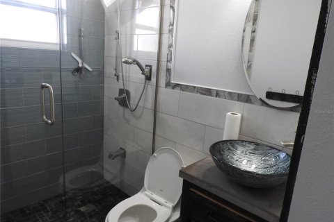 House in Tampa, Florida 3 bedrooms, 174.66 sq.m. № 2296425 - photo 13