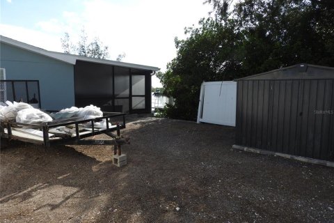 House in Tampa, Florida 3 bedrooms, 174.66 sq.m. № 2296425 - photo 21