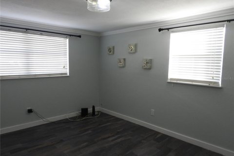 House in Tampa, Florida 3 bedrooms, 174.66 sq.m. № 2296425 - photo 14