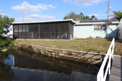 House in Tampa, Florida 3 bedrooms, 174.66 sq.m. № 2296425 - photo 26