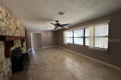 Casa en venta en Silver Springs Shores, Florida, 3 dormitorios, 160.54 m2 № 2208145 - foto 5