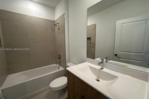 Touwnhouse à louer à Pembroke Pines, Floride: 4 chambres, 180.04 m2 № 2421536 - photo 21