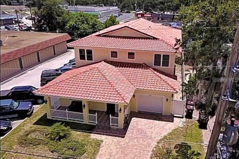 Casa en venta en Orlando, Florida, 4 dormitorios, 309.27 m2 № 1873711 - foto 2