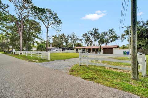 House in Lake Mary, Florida 3 bedrooms, 148.27 sq.m. № 1899487 - photo 3