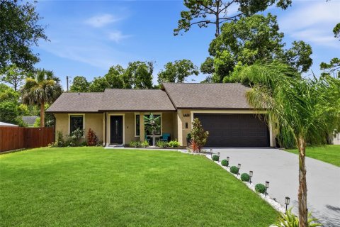 House in Daytona Beach, Florida 5 bedrooms, 169.73 sq.m. № 2361516