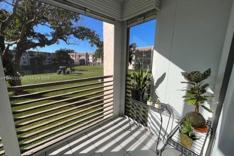 Condo in Sunrise, Florida, 2 bedrooms № 2153183 - photo 21