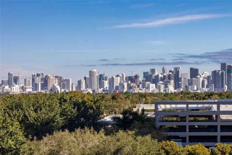 Condo in Miami, Florida, 1 bedroom  № 2153211 - photo 7