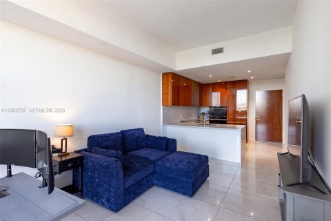 Condo in Miami, Florida, 1 bedroom  № 2153211 - photo 3