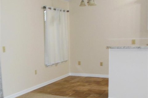House in Deltona, Florida 3 bedrooms, 126.81 sq.m. № 2389135 - photo 10