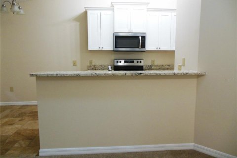 House in Deltona, Florida 3 bedrooms, 126.81 sq.m. № 2389135 - photo 9