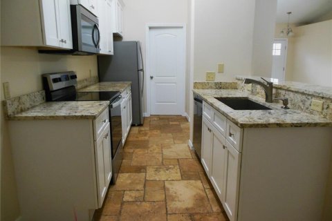 House in Deltona, Florida 3 bedrooms, 126.81 sq.m. № 2389135 - photo 6