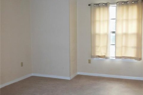 House in Deltona, Florida 3 bedrooms, 126.81 sq.m. № 2389135 - photo 23