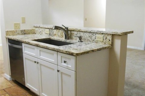 House in Deltona, Florida 3 bedrooms, 126.81 sq.m. № 2389135 - photo 4