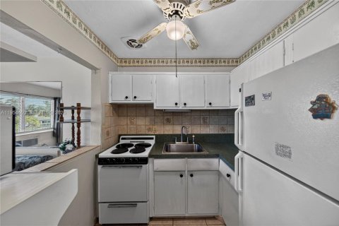 Купить кондоминиум в Помпано-Бич, Флорида 1 спальня, 51.1м2, № 2153339 - фото 13
