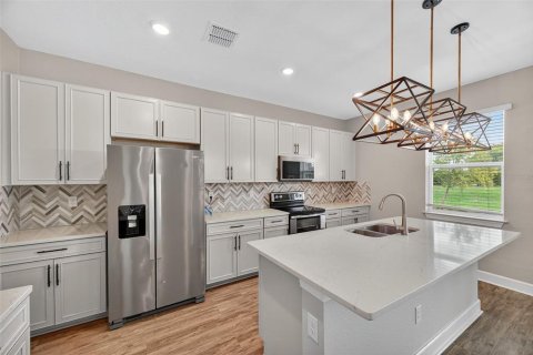 Casa en venta en Wesley Chapel, Florida, 4 dormitorios, 239.13 m2 № 1905171 - foto 13