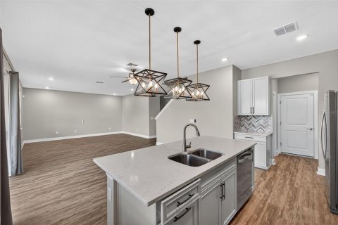 Casa en venta en Wesley Chapel, Florida, 4 dormitorios, 239.13 m2 № 1905171 - foto 14