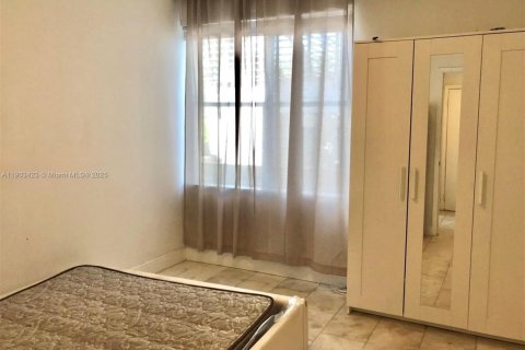 Condo in Miami Beach, Florida, 1 bedroom  № 2012660 - photo 6