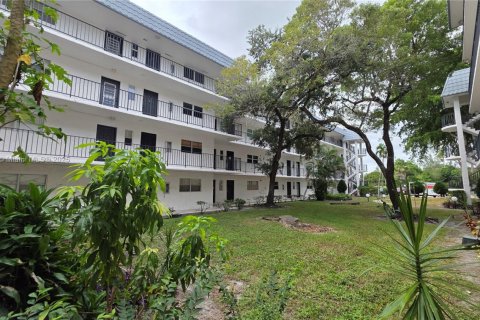 Condo in Lauderhill, Florida, 1 bedroom  № 1953046 - photo 29