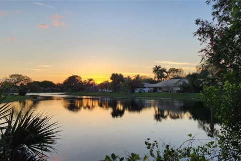 Condo in Lauderhill, Florida, 1 bedroom  № 1953046 - photo 28