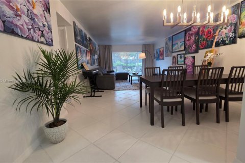 Condo in Lauderhill, Florida, 1 bedroom  № 1953046 - photo 5
