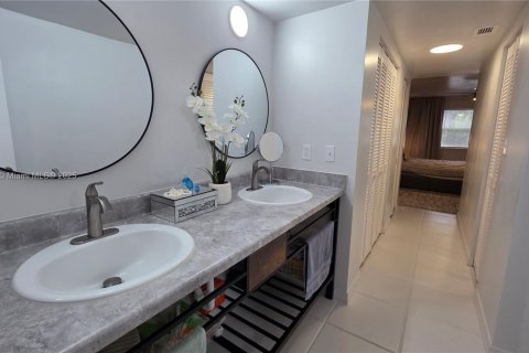 Condo in Lauderhill, Florida, 1 bedroom  № 1953046 - photo 23