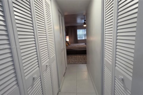 Condo in Lauderhill, Florida, 1 bedroom  № 1953046 - photo 26