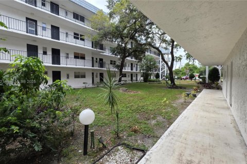 Condo in Lauderhill, Florida, 1 bedroom  № 1953046 - photo 30
