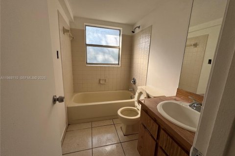 Condominio en venta en Coral Springs, Florida, 2 dormitorios, 71.35 m2 № 2030669 - foto 8