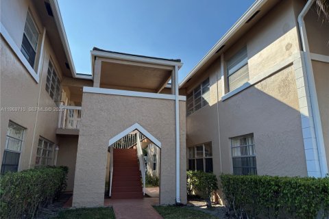 Condominio en venta en Coral Springs, Florida, 2 dormitorios, 71.35 m2 № 2030669 - foto 10