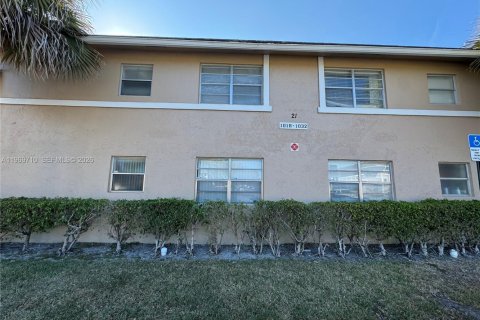 Condominio en venta en Coral Springs, Florida, 2 dormitorios, 71.35 m2 № 2030669 - foto 11