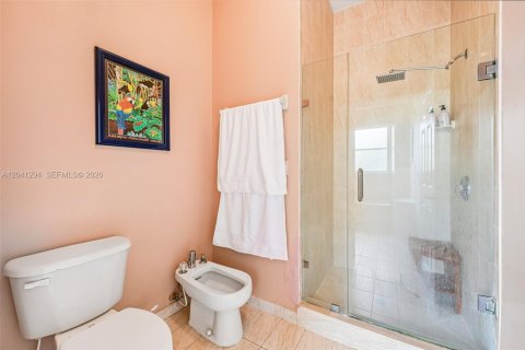 Villa ou maison à vendre à Miami, Floride: 4 chambres, 170.38 m2 № 2176462 - photo 25