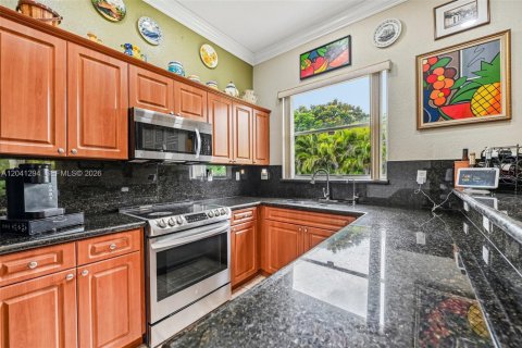 Villa ou maison à vendre à Miami, Floride: 4 chambres, 170.38 m2 № 2176462 - photo 16